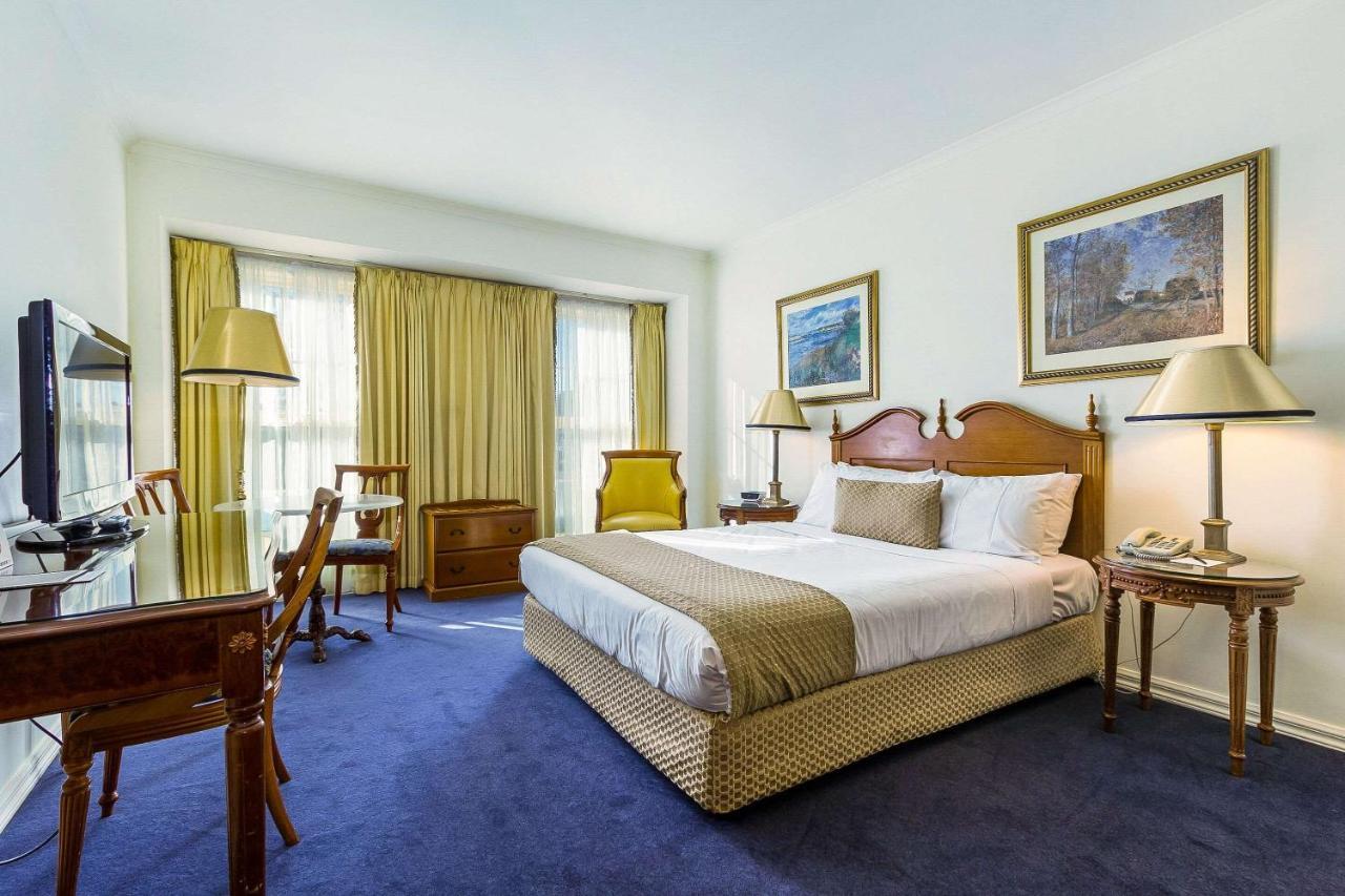 Canterbury International Hotel Forest Hill Экстерьер фото