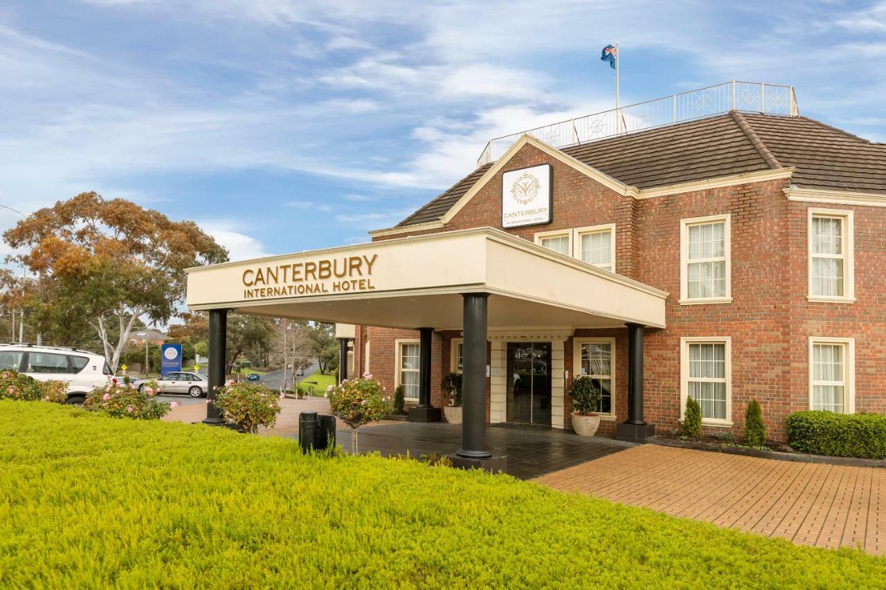Canterbury International Hotel Forest Hill Экстерьер фото