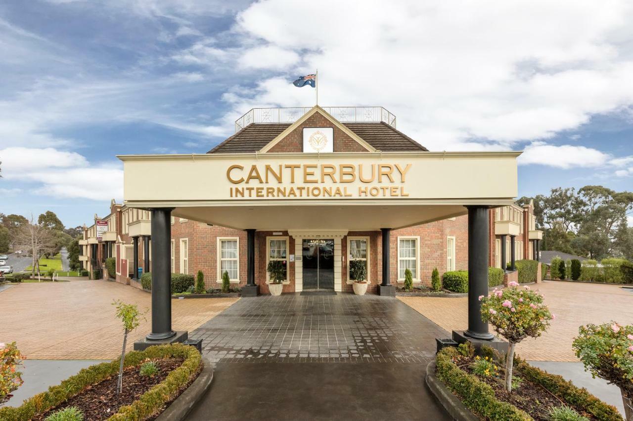 Canterbury International Hotel Forest Hill Экстерьер фото