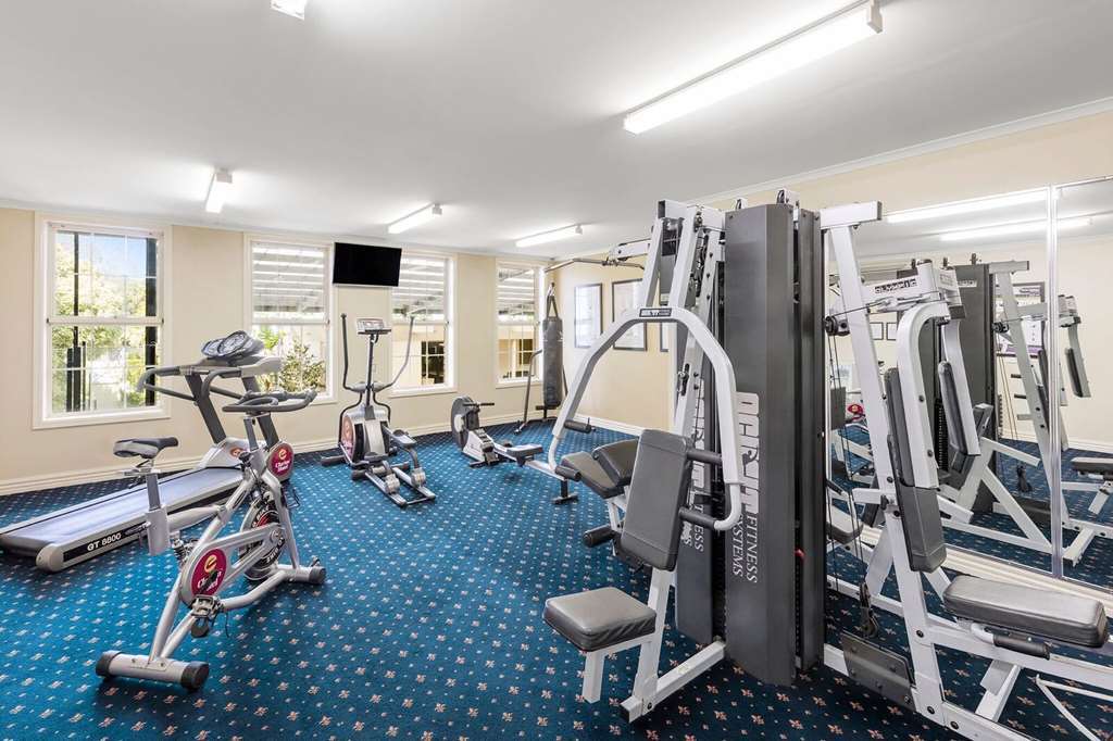 Canterbury International Hotel Forest Hill Удобства фото